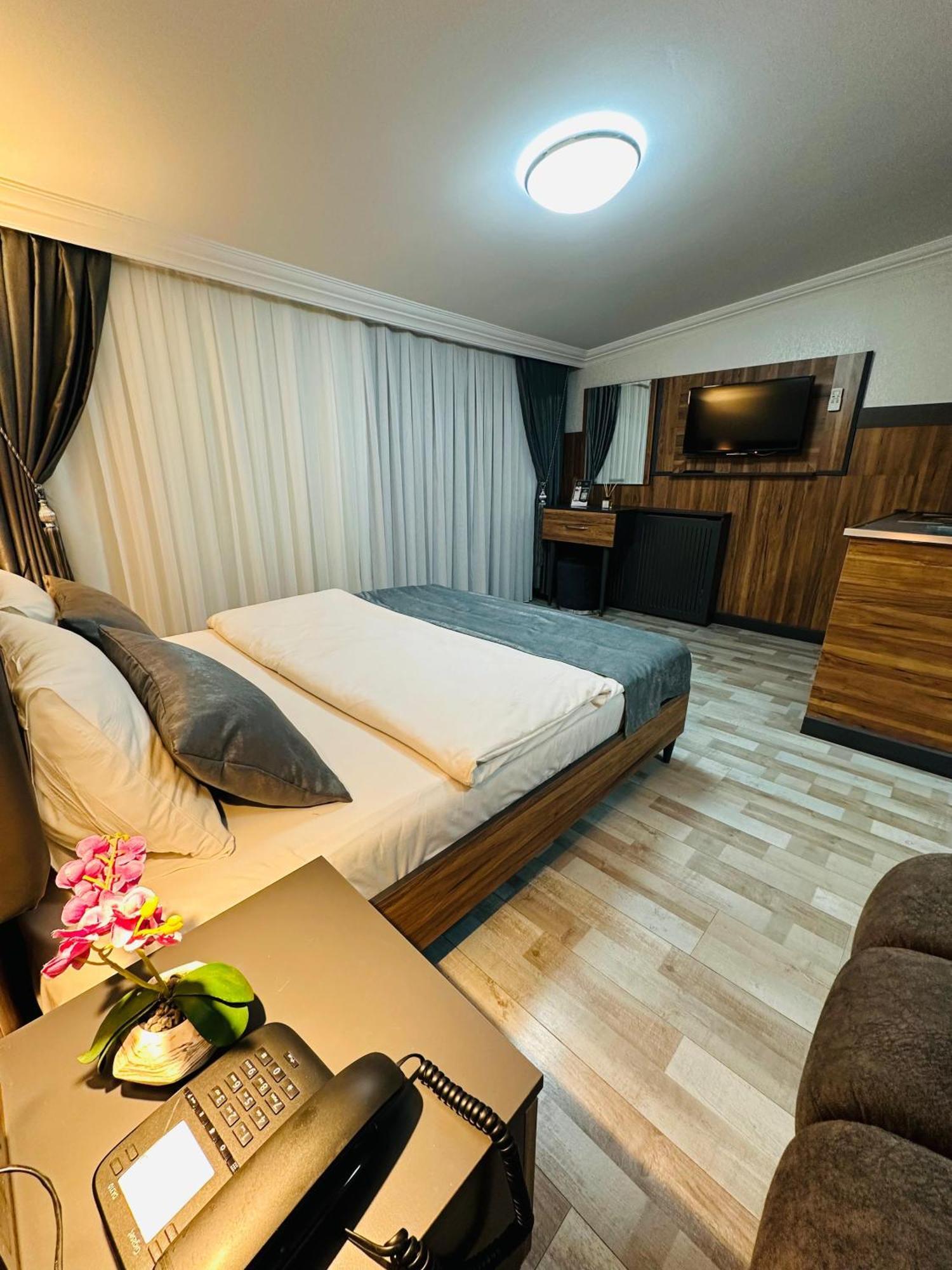 Taksim La Serena Hotels Istanbul Ngoại thất bức ảnh