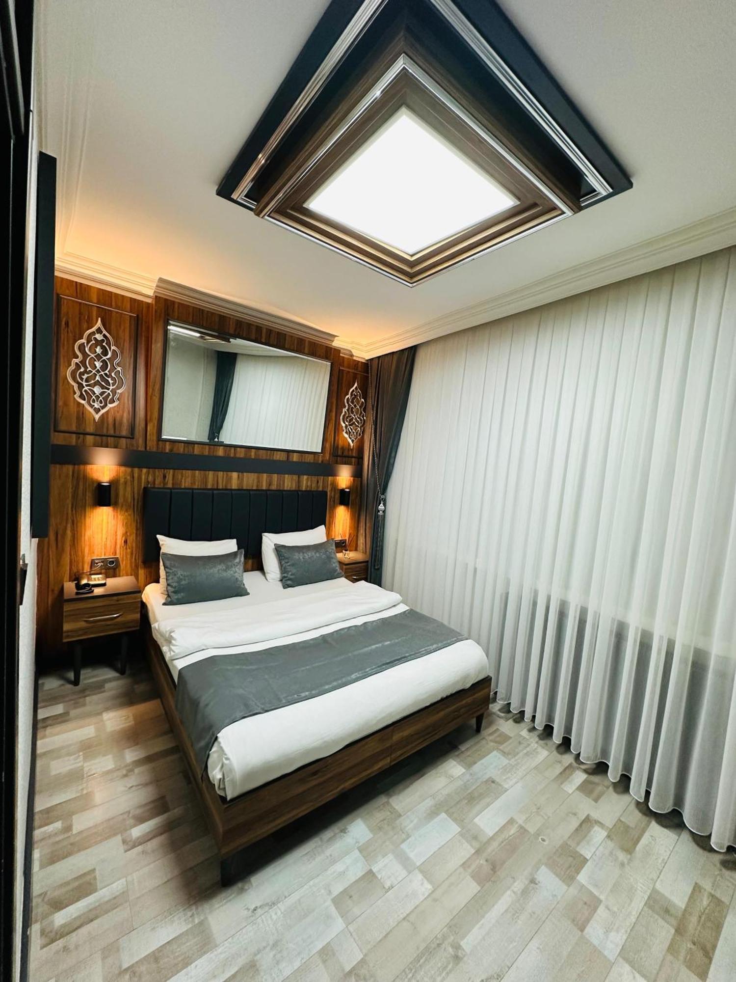 Taksim La Serena Hotels Istanbul Ngoại thất bức ảnh
