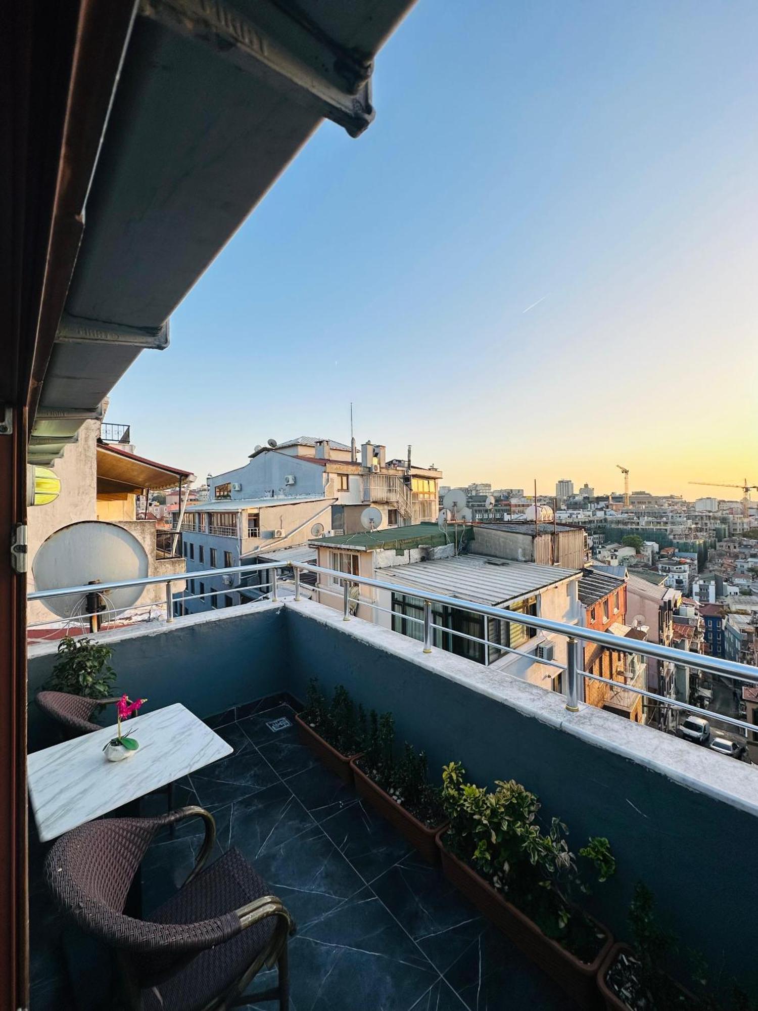 Taksim La Serena Hotels Istanbul Ngoại thất bức ảnh